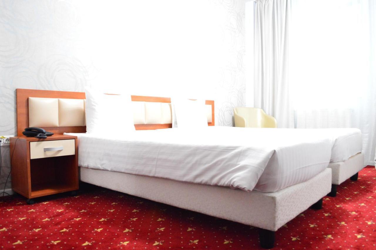 Kosher Hotel Lev Or Бухарест Екстер'єр фото
