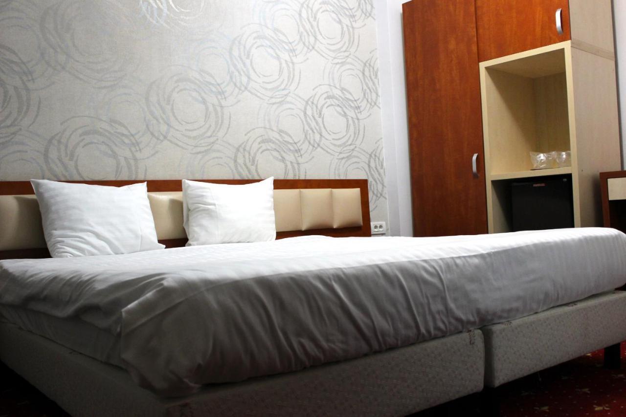 Kosher Hotel Lev Or Бухарест Екстер'єр фото