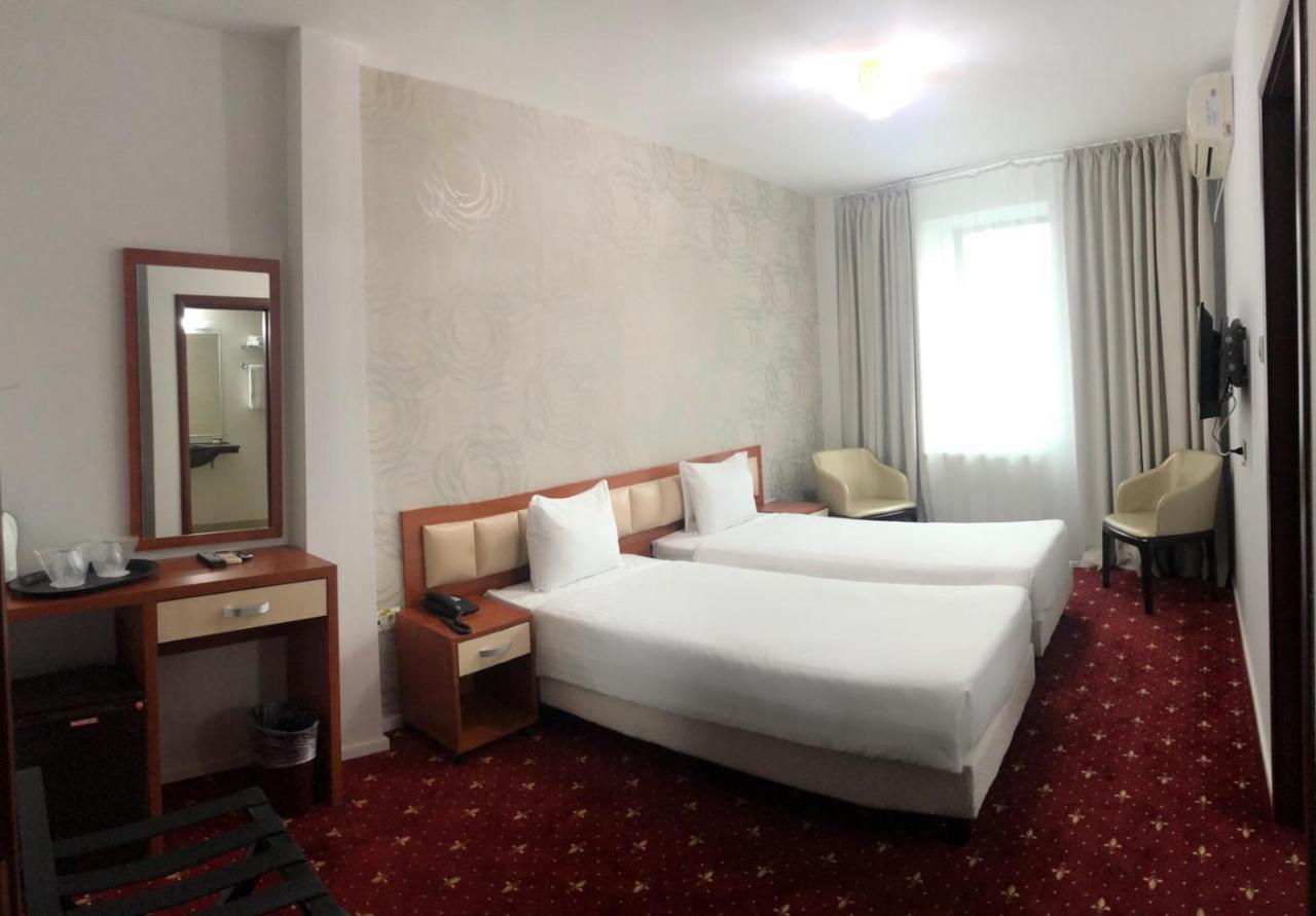 Kosher Hotel Lev Or Бухарест Екстер'єр фото