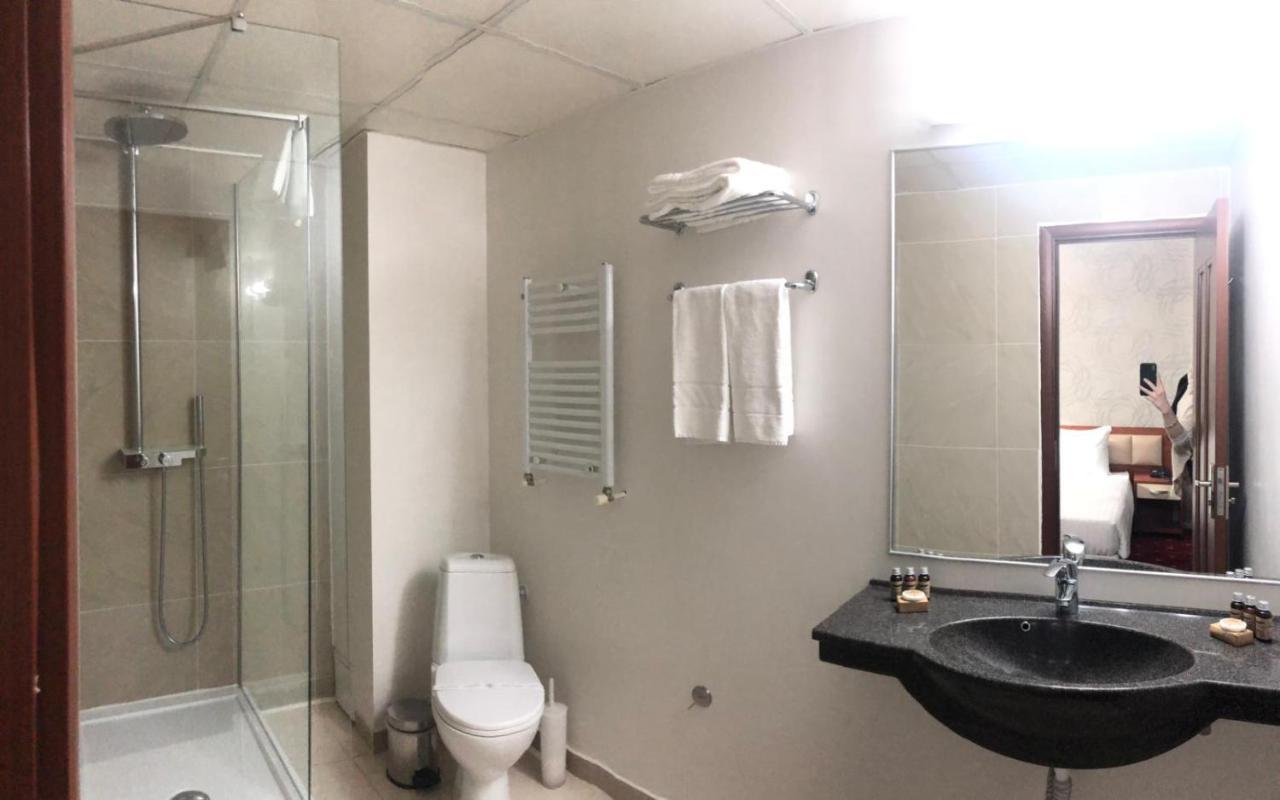Kosher Hotel Lev Or Бухарест Екстер'єр фото