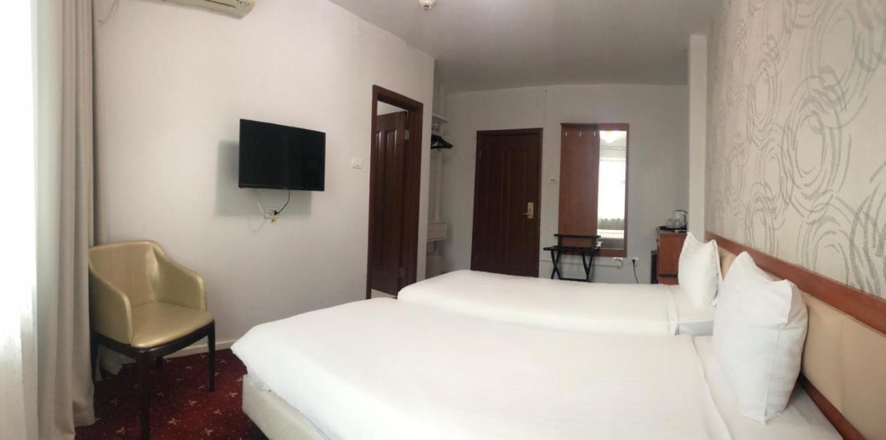 Kosher Hotel Lev Or Бухарест Екстер'єр фото